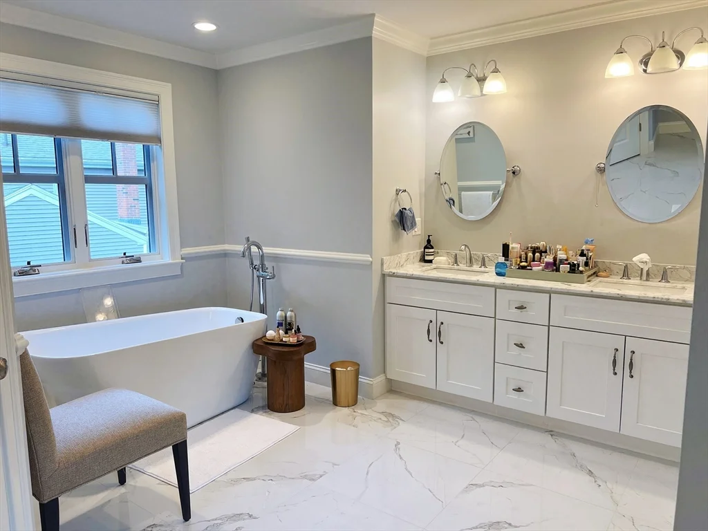4 bed, 4+ bath apartment for rent at 7 Auburn Unit 7, Newton — photo 11 of 26
