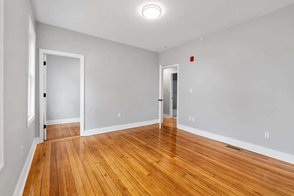 5 bed, 3 bath apartment for rent at 7 Austin St Unit 1, Hyde Park — photo 35 of 39