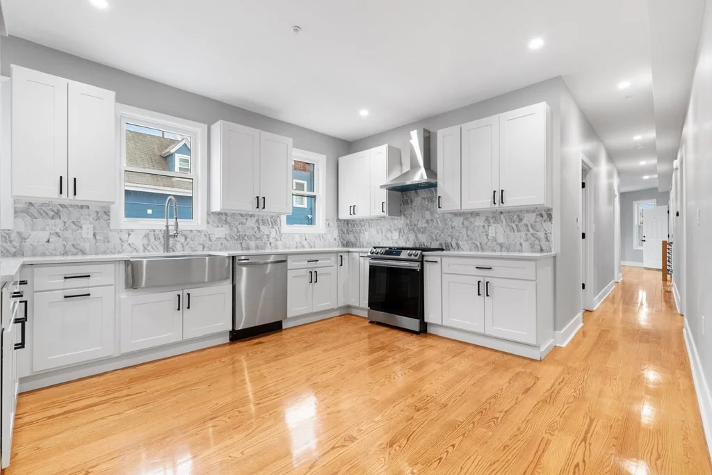 5 bed, 3 bath apartment for rent at 7 Austin St Unit 1, Hyde Park — photo 27 of 39