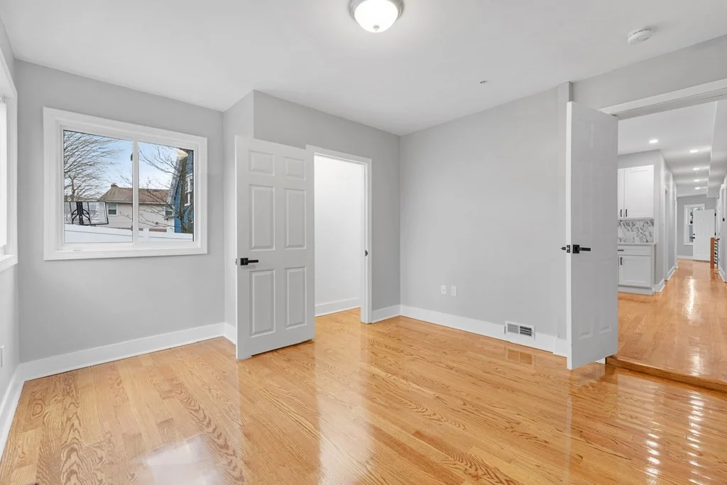 5 bed, 3 bath apartment for rent at 7 Austin St Unit 1, Hyde Park — photo 28 of 39