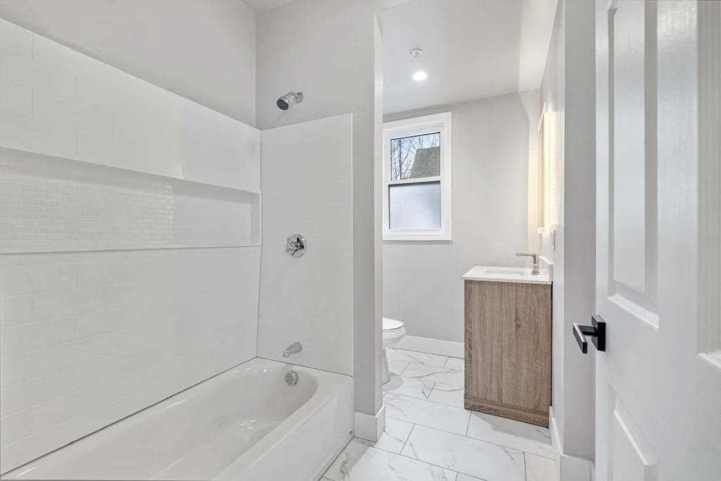 5 bed, 3 bath apartment for rent at 7 Austin St Unit 1, Hyde Park — photo 10 of 39