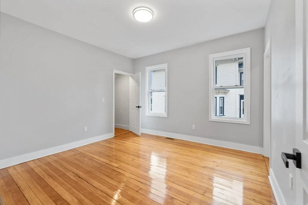 5 bed, 3 bath apartment for rent at 7 Austin St Unit 1, Hyde Park — photo 12 of 39