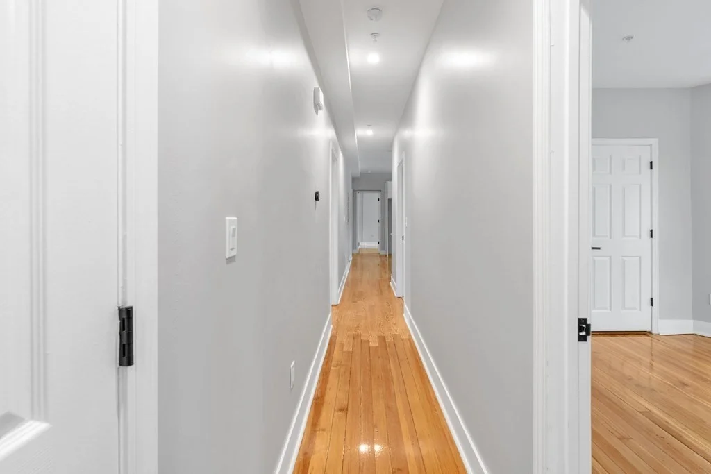 5 bed, 3 bath apartment for rent at 7 Austin St Unit 1, Hyde Park — photo 8 of 39