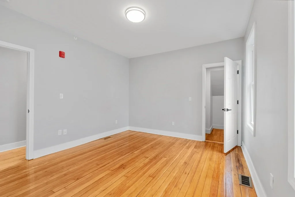 5 bed, 3 bath apartment for rent at 7 Austin St Unit 1, Hyde Park — photo 34 of 39