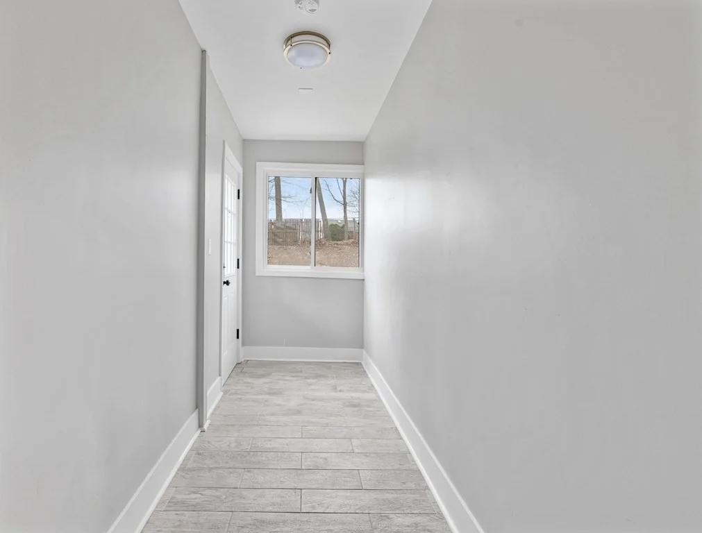 5 bed, 3 bath apartment for rent at 7 Austin St Unit 1, Hyde Park — photo 26 of 39