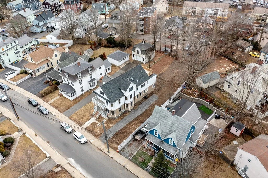 5 bed, 3 bath apartment for rent at 7 Austin St Unit 1, Hyde Park — photo 30 of 39