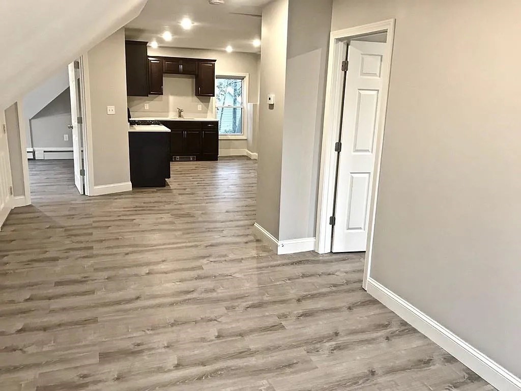 2 bed, 1 bath apartment for rent at 7 Balcomb St Unit 3, Salem — photo 3 of 19