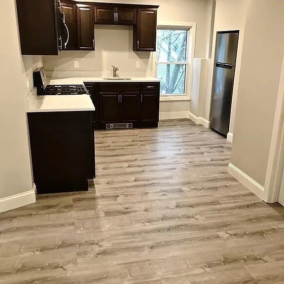 2 bed, 1 bath apartment for rent at 7 Balcomb St Unit 3, Salem — photo 2 of 19