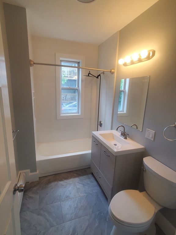 3 bed, 1 bath apartment for rent at 7 Balfour St Unit 1, Dorchester — photo 3 of 12