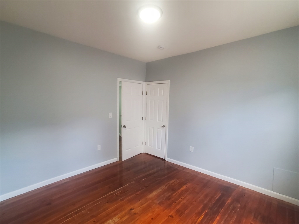 3 bed, 1 bath apartment for rent at 7 Balfour St Unit 1, Dorchester — photo 7 of 12