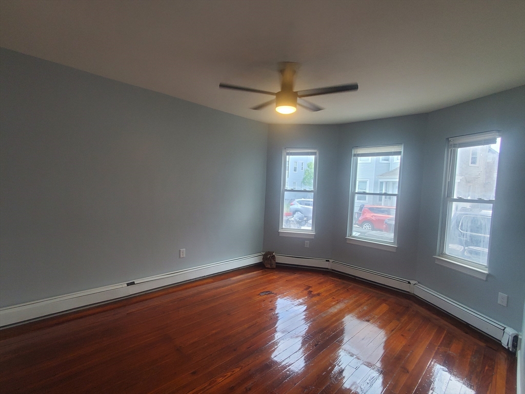 3 bed, 1 bath apartment for rent at 7 Balfour St Unit 1, Dorchester — photo 11 of 12