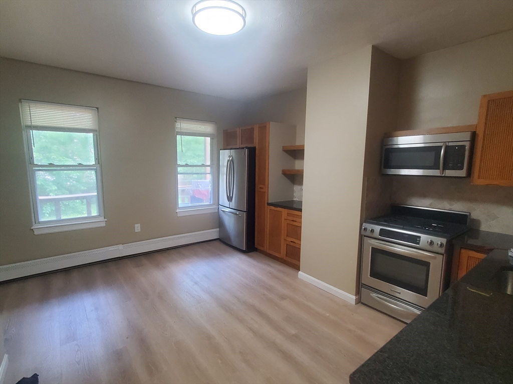3 bed, 1 bath apartment for rent at 7 Balfour St Unit 1, Dorchester — photo 1 of 12