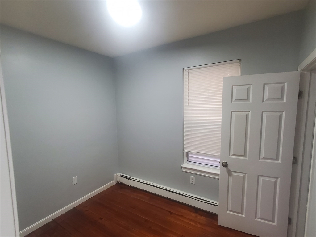 3 bed, 1 bath apartment for rent at 7 Balfour St Unit 1, Dorchester — photo 8 of 12