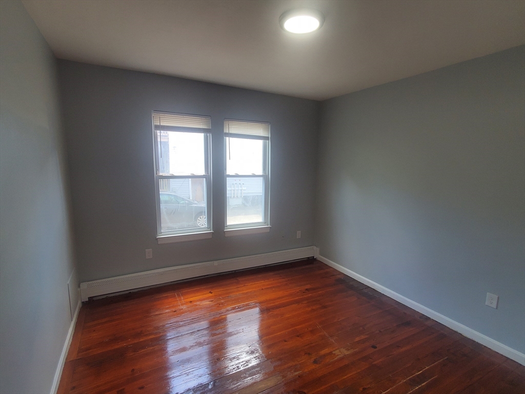 3 bed, 1 bath apartment for rent at 7 Balfour St Unit 1, Dorchester — photo 9 of 12