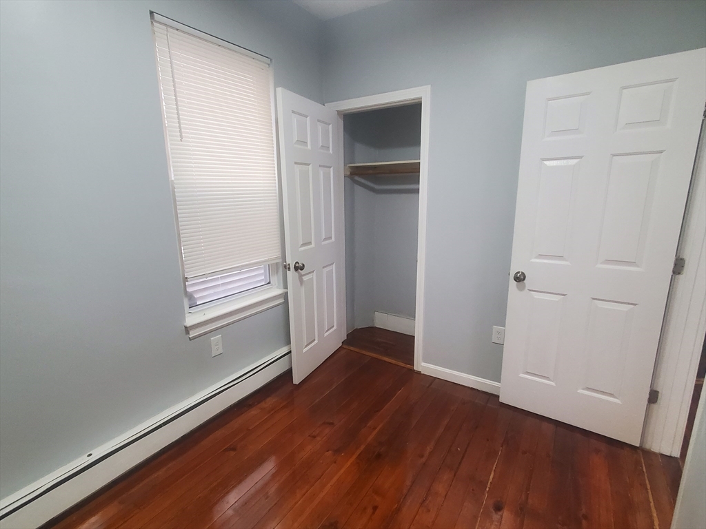 3 bed, 1 bath apartment for rent at 7 Balfour St Unit 1, Dorchester — photo 4 of 12