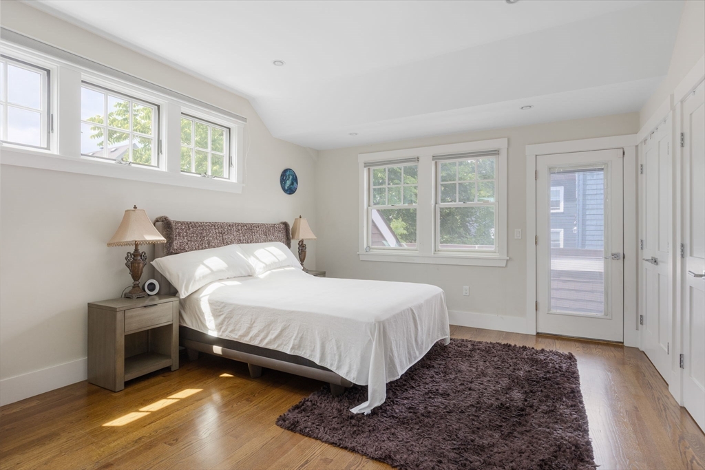 3 bed, 3 bath apartment for rent at 7 Ballord Pl Unit A, Riverside — photo 13 of 22