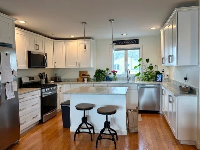 3 bed, 2 bath apartment for rent at 7 Bay St Unit 10, Sagamore Hill — photo 4 of 32
