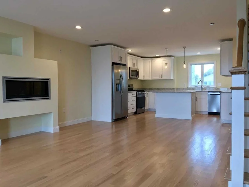 3 bed, 2 bath apartment for rent at 7 Bay St Unit 10, Sagamore Hill — photo 5 of 32