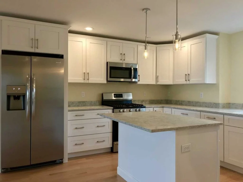 3 bed, 2 bath apartment for rent at 7 Bay St Unit 10, Sagamore Hill — photo 9 of 32