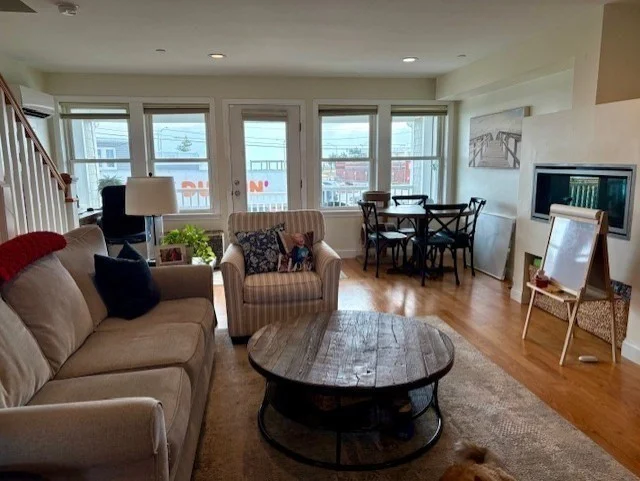 3 bed, 2 bath apartment for rent at 7 Bay St Unit 10, Sagamore Hill — photo 8 of 32