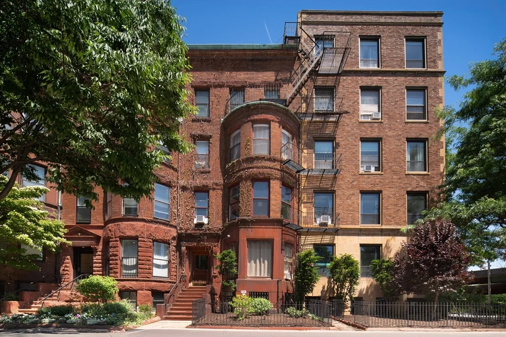 2 bed, 2 bath apartment for rent at 7 Bay State Rd Unit 2C, Fenway — photo 1 of 28