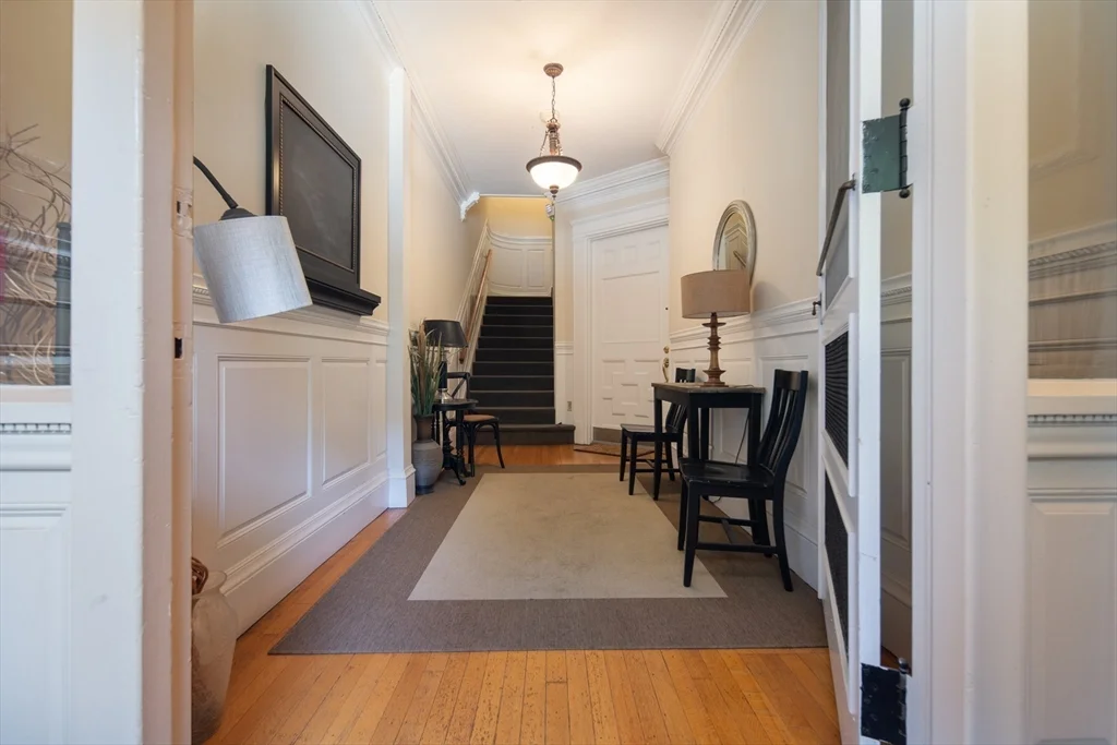 2 bed, 2 bath apartment for rent at 7 Bay State Rd Unit 2C, Fenway — photo 3 of 28