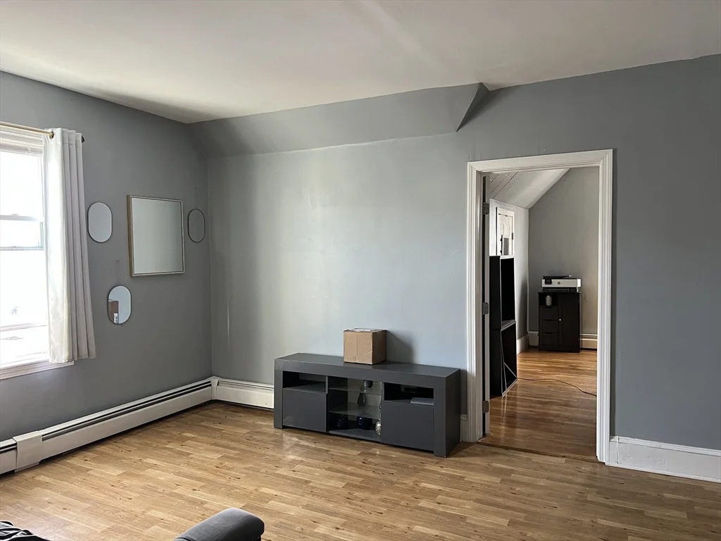3 bed, 1 bath apartment for rent at 7 Beacon St Unit 3, Attleboro — photo 4 of 9