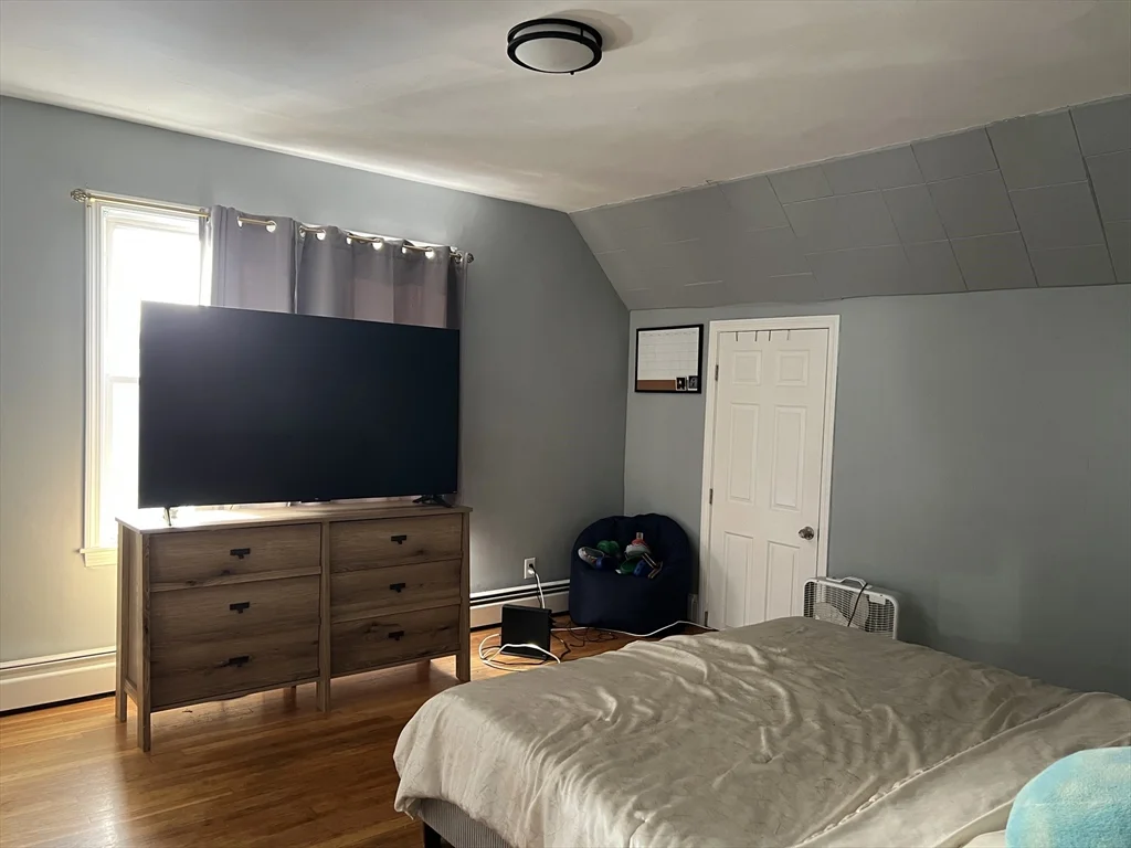 3 bed, 1 bath apartment for rent at 7 Beacon St Unit 3, Attleboro — photo 6 of 9