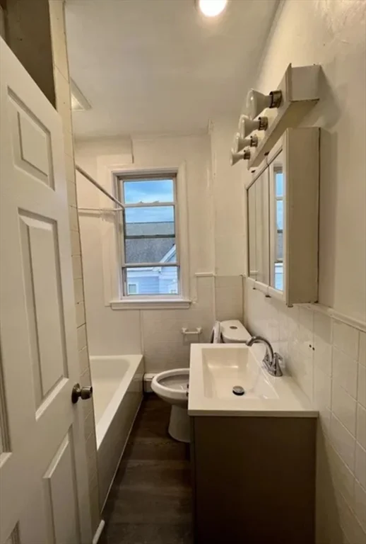 3 bed, 1 bath apartment for rent at 7 Beacon St Unit 3, Attleboro — photo 8 of 9