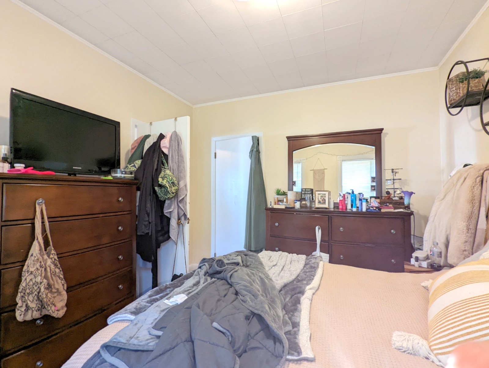 2.5 bed, 1 bath apartment for rent at 7 Belknap St Unit 1, West Somerville — photo 19 of 21