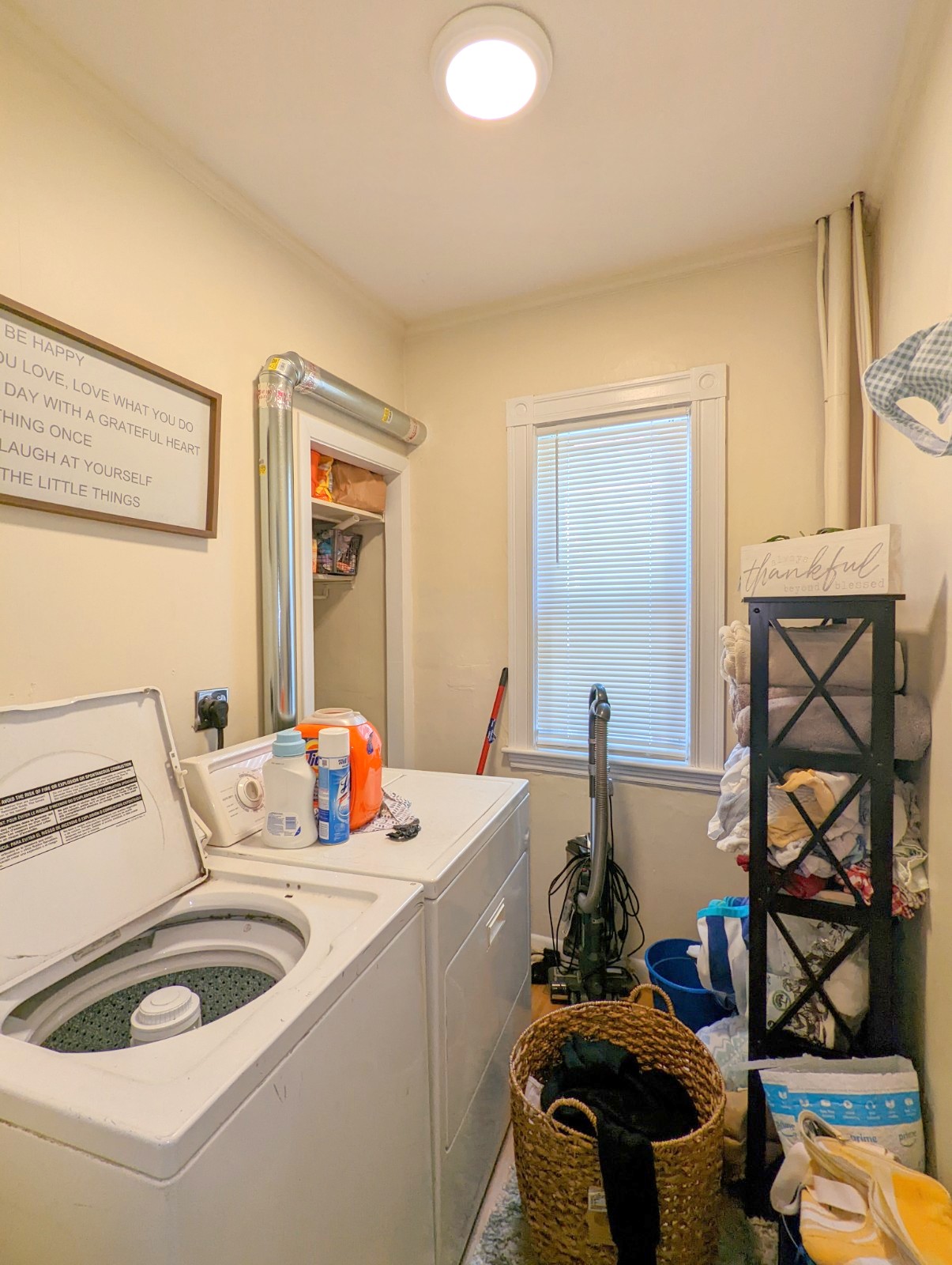 2.5 bed, 1 bath apartment for rent at 7 Belknap St Unit 1, West Somerville — photo 11 of 21