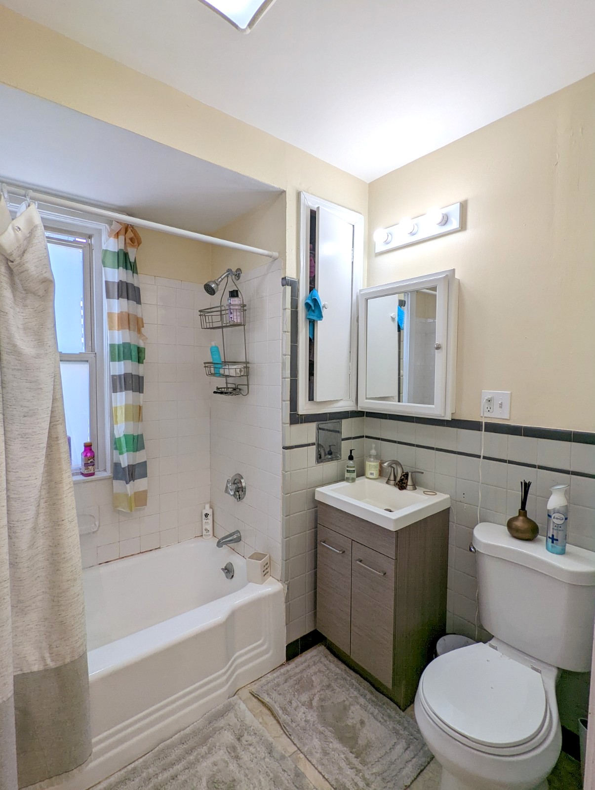 2.5 bed, 1 bath apartment for rent at 7 Belknap St Unit 1, West Somerville — photo 12 of 21