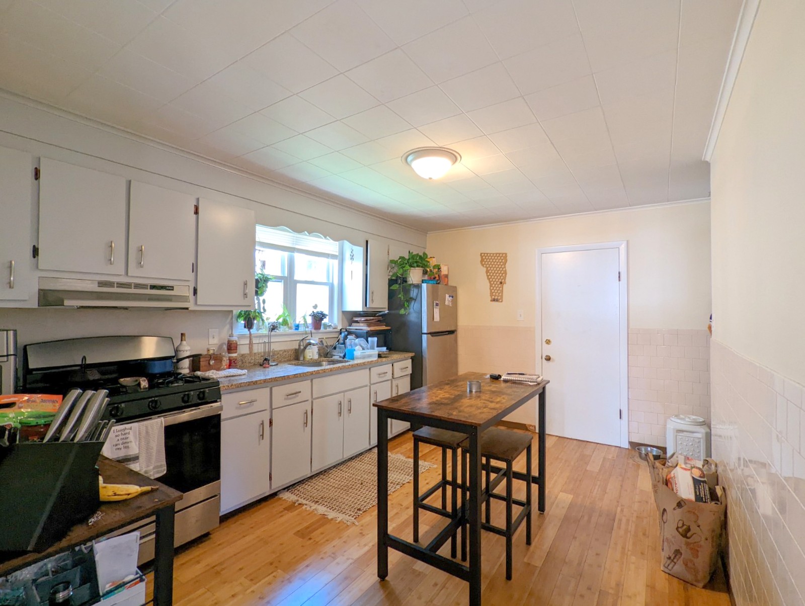2.5 bed, 1 bath apartment for rent at 7 Belknap St Unit 1, West Somerville — photo 13 of 21