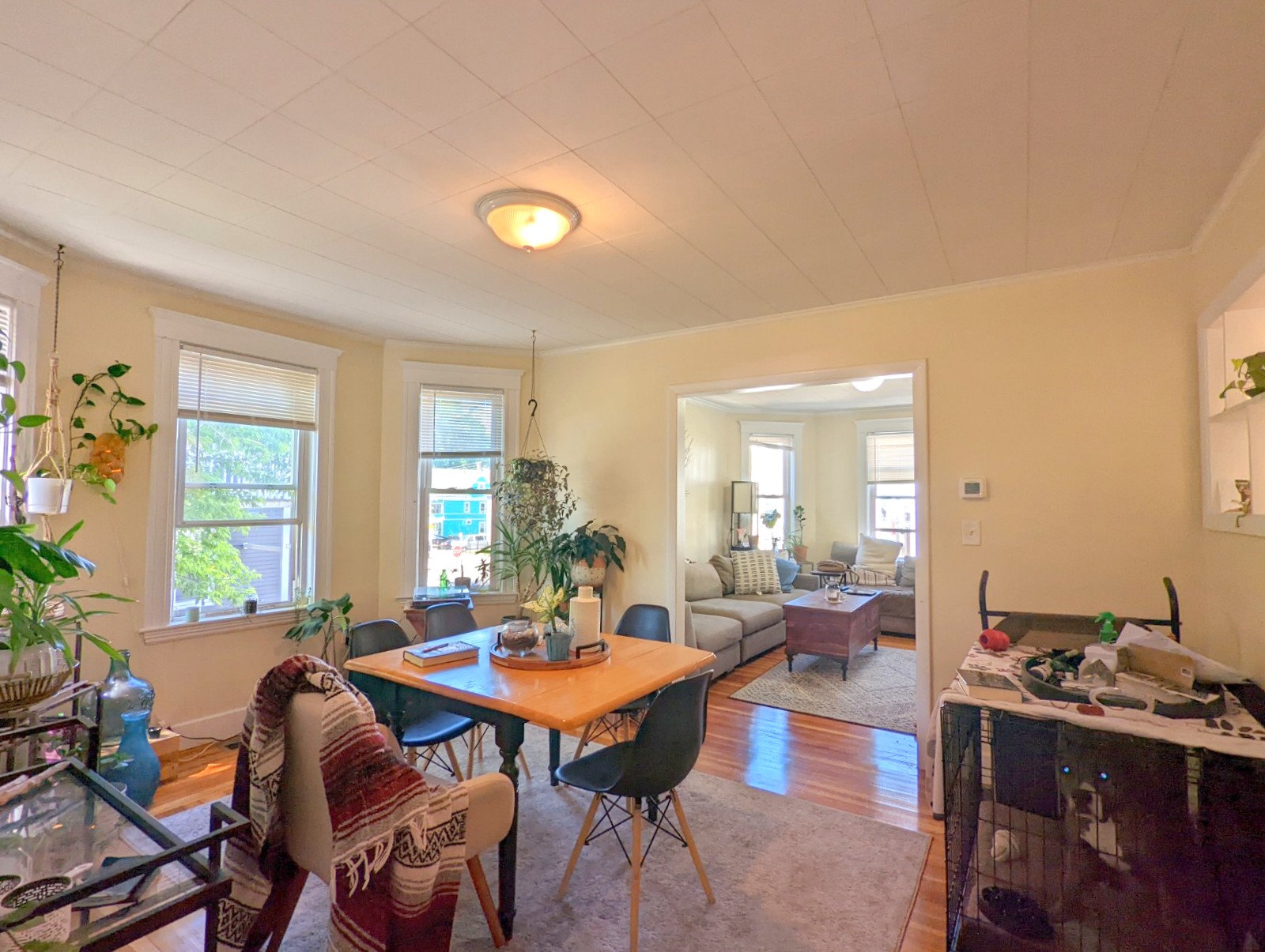 2.5 bed, 1 bath apartment for rent at 7 Belknap St Unit 1, West Somerville — photo 2 of 21
