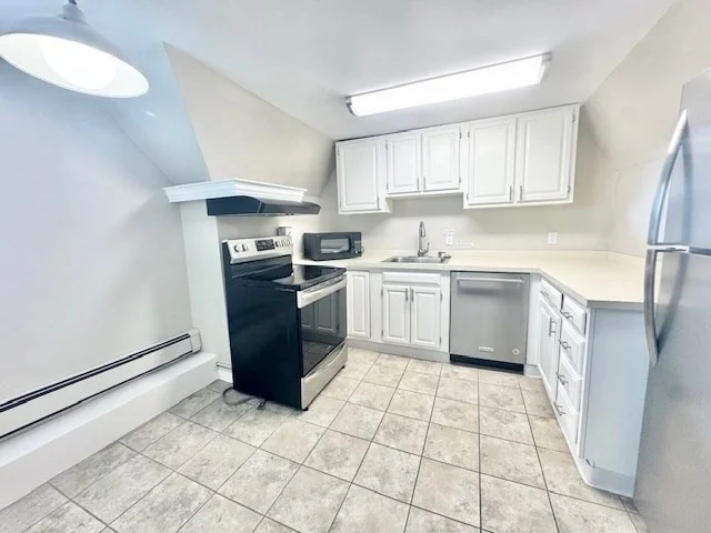 1 bed, 1 bath apartment for rent at 7 Berkmans Unit 2, Worcester — photo 2 of 11