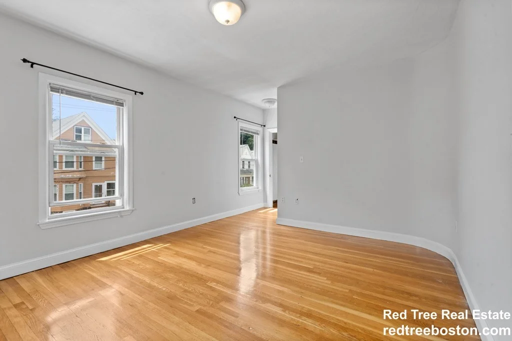 4 bed, 2 bath apartment for rent at 7 Blackwell St Unit 2, Boston — photo 8 of 17