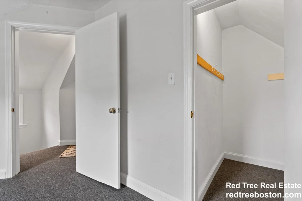 4 bed, 2 bath apartment for rent at 7 Blackwell St Unit 2, Boston — photo 15 of 17