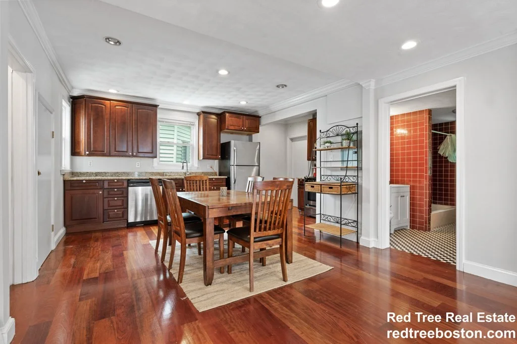 4 bed, 2 bath apartment for rent at 7 Blackwell St Unit 2, Boston — photo 4 of 17