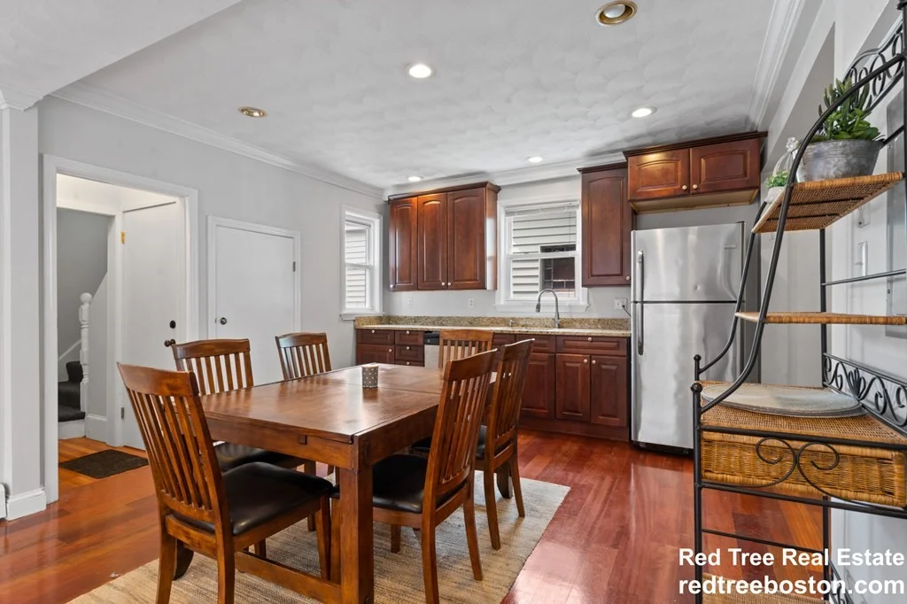 4 bed, 2 bath apartment for rent at 7 Blackwell St Unit 2, Boston — photo 3 of 17