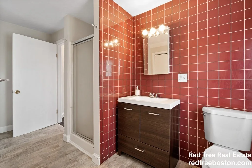 4 bed, 2 bath apartment for rent at 7 Blackwell St Unit 2, Boston — photo 9 of 17
