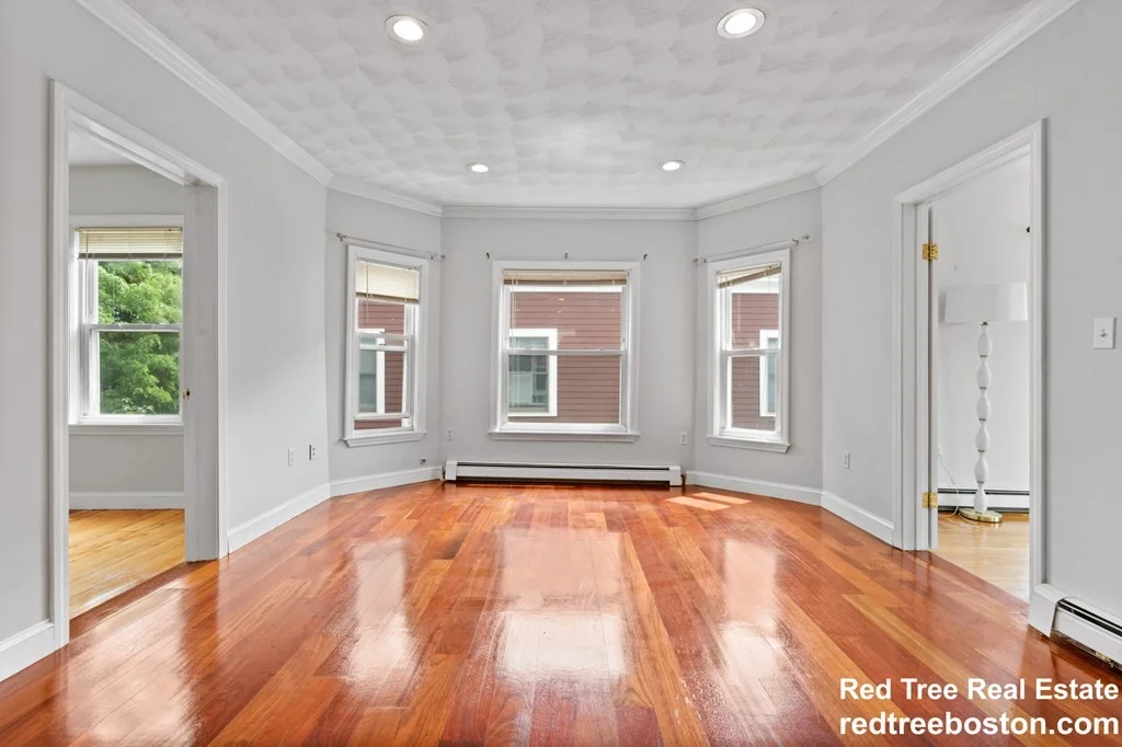 4 bed, 2 bath apartment for rent at 7 Blackwell St Unit 2, Boston — photo 5 of 17
