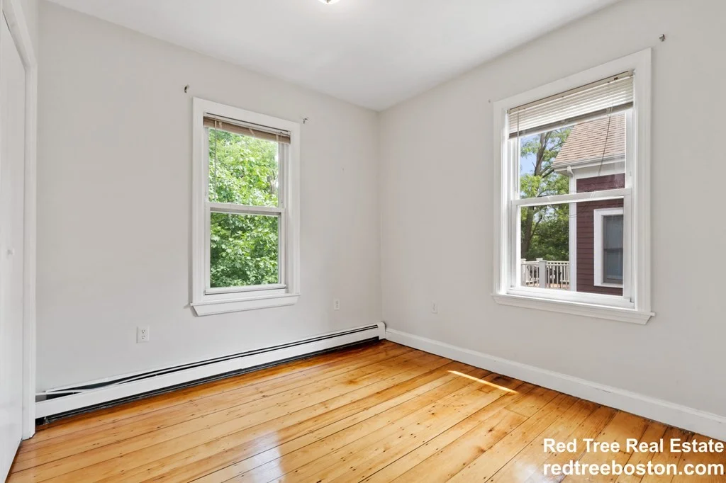 4 bed, 2 bath apartment for rent at 7 Blackwell St Unit 2, Boston — photo 16 of 17