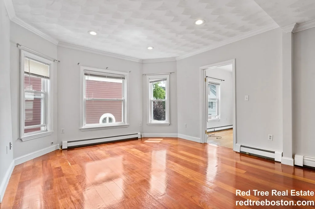 4 bed, 2 bath apartment for rent at 7 Blackwell St Unit 2, Boston — photo 6 of 17
