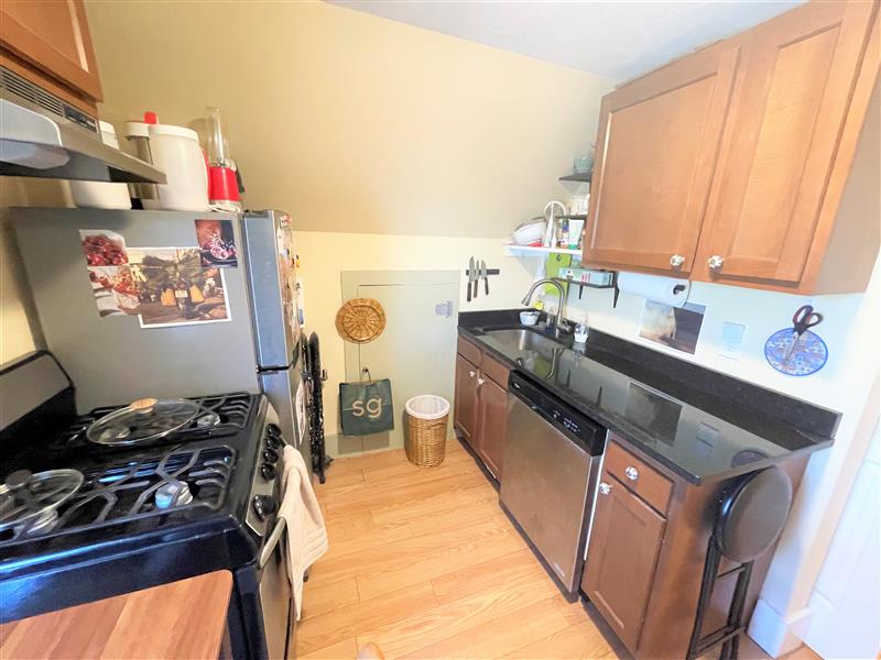 Studio bed, 1 bath apartment for rent at 7 Blake St Unit 8, North Cambridge
