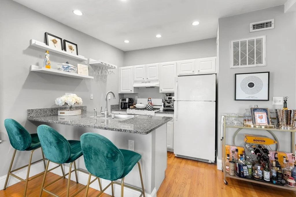 1 bed, 1 bath apartment for rent at 7 Brewster St Unit 3, South Boston — photo 6 of 21