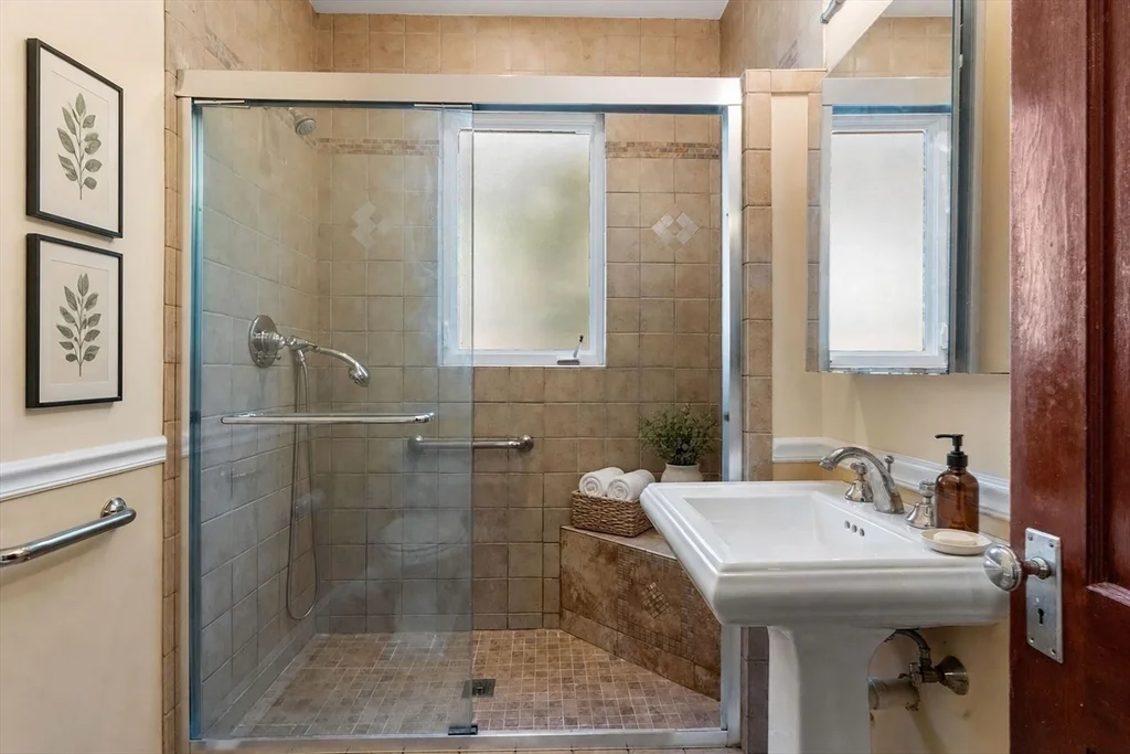 2 bed, 1 bath apartment for rent at 7 Burr Unit 1, Jamaica Plain — photo 20 of 37