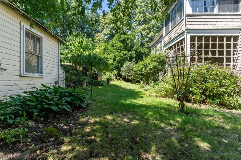 2 bed, 1 bath apartment for rent at 7 Burr Unit 1, Jamaica Plain — photo 32 of 37