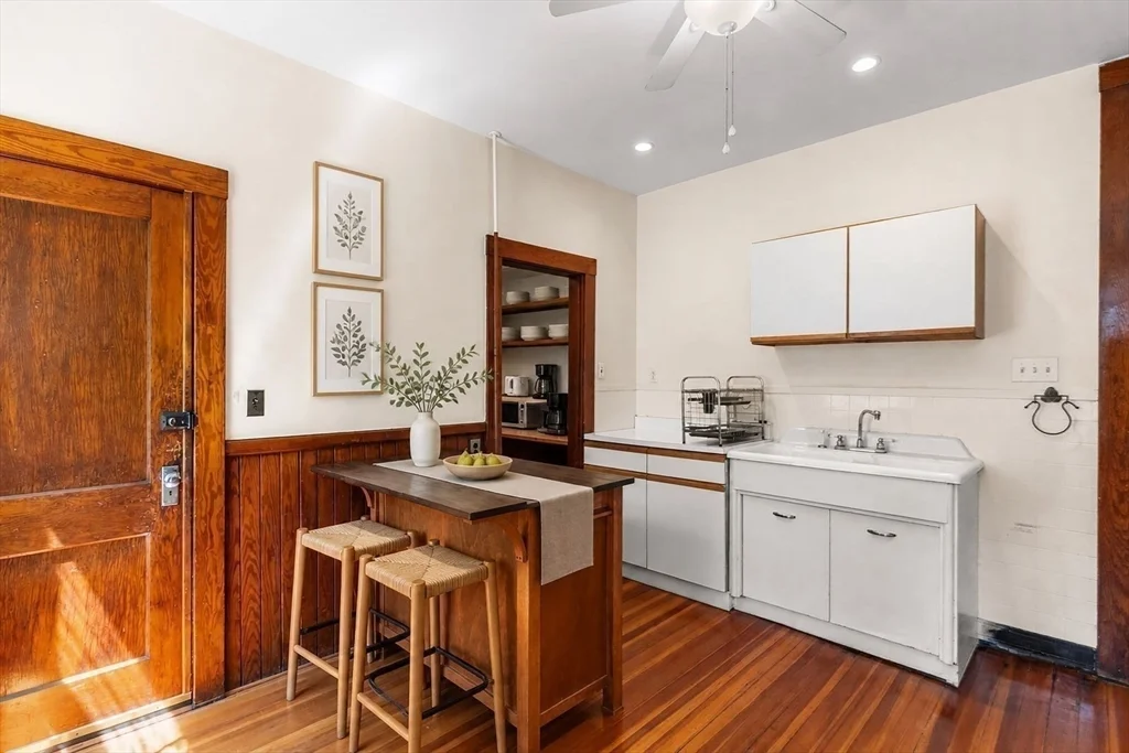 2 bed, 1 bath apartment for rent at 7 Burr Unit 1, Jamaica Plain — photo 16 of 37