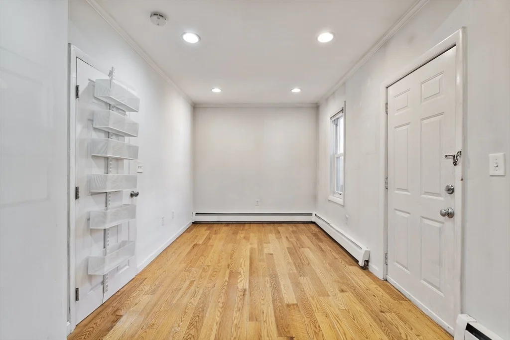1 bed, 1 bath apartment for rent at 7 Burrill Pl Unit 1, South Boston — photo 4 of 7