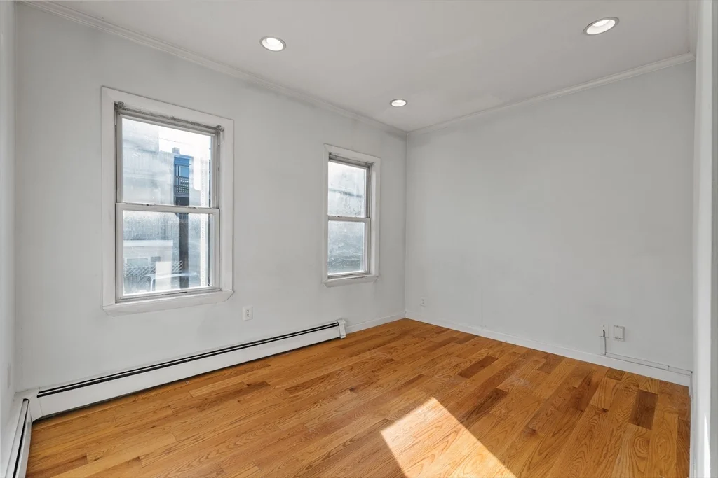 1 bed, 1 bath apartment for rent at 7 Burrill Pl Unit 1, South Boston